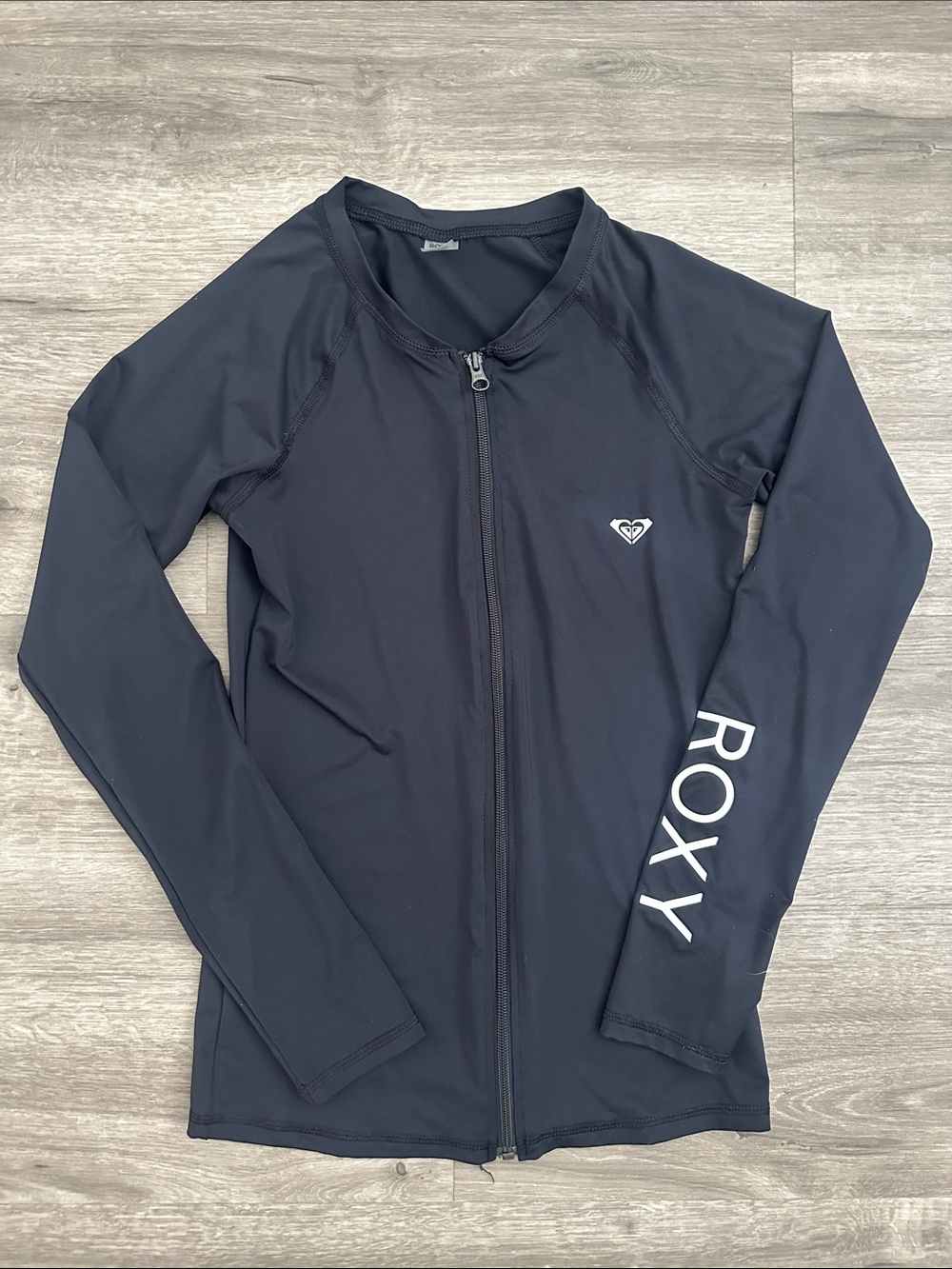 Roxy zippered rash guard long sleeve top M